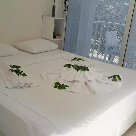 Orka Gardens F1 Апартаменты *
